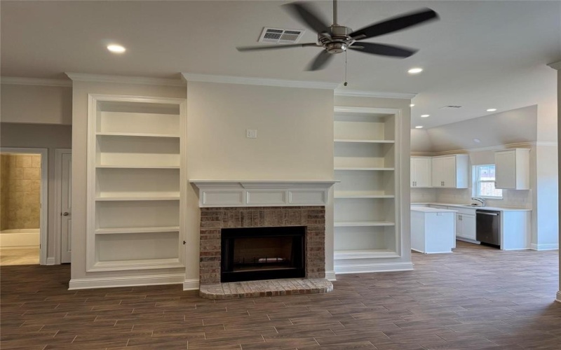 569 Brunswick Gardens, Haughton, LA 71037, 4 Bedrooms Bedrooms, ,2 BathroomsBathrooms,Residential,For Sale,569 Brunswick Gardens,20922274