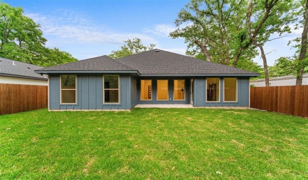 127 Chaparral Drive, Mabank, TX 75156, 3 Bedrooms Bedrooms, ,2 BathroomsBathrooms,Residential,For Sale,127 Chaparral Drive,20922317
