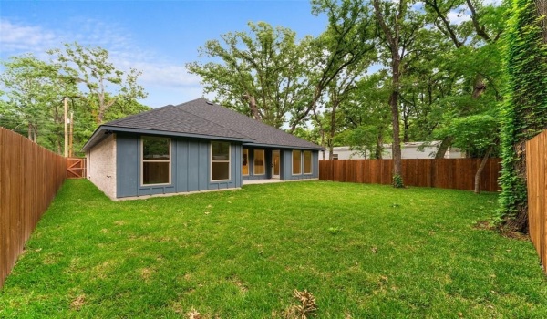 127 Chaparral Drive, Mabank, TX 75156, 3 Bedrooms Bedrooms, ,2 BathroomsBathrooms,Residential,For Sale,127 Chaparral Drive,20922317