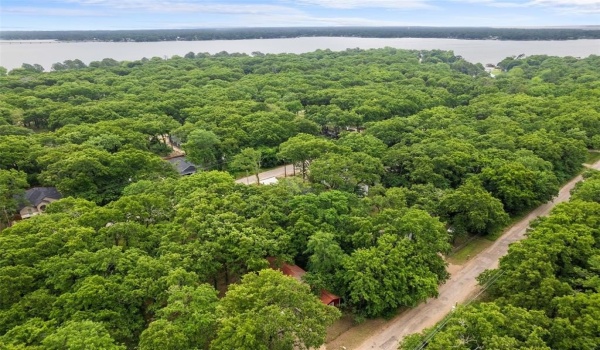 127 Chaparral Drive, Mabank, TX 75156, 3 Bedrooms Bedrooms, ,2 BathroomsBathrooms,Residential,For Sale,127 Chaparral Drive,20922317