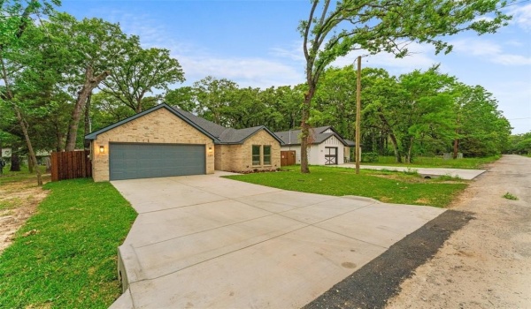 127 Chaparral Drive, Mabank, TX 75156, 3 Bedrooms Bedrooms, ,2 BathroomsBathrooms,Residential,For Sale,127 Chaparral Drive,20922317