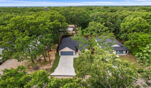 127 Chaparral Drive, Mabank, TX 75156, 3 Bedrooms Bedrooms, ,2 BathroomsBathrooms,Residential,For Sale,127 Chaparral Drive,20922317