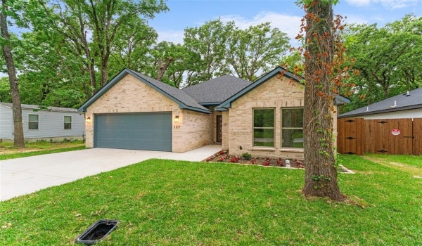 127 Chaparral Drive, Mabank, TX 75156, 3 Bedrooms Bedrooms, ,2 BathroomsBathrooms,Residential,For Sale,127 Chaparral Drive,20922317