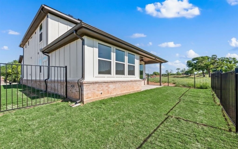 12301 Ross Calhoun Drive, Fort Worth, TX 76179, 3 Bedrooms Bedrooms, ,2 BathroomsBathrooms,Residential,For Sale,12301 Ross Calhoun Drive,20922493
