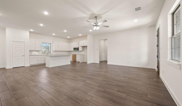 131 Jim Walters Drive, Runaway Bay, TX 76426, 3 Bedrooms Bedrooms, ,2 BathroomsBathrooms,Residential,For Sale,131 Jim Walters Drive,20922595