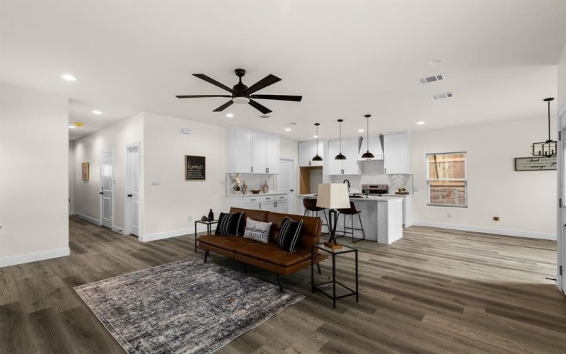 1910 Avenue B, Fort Worth, TX 76104, 4 Bedrooms Bedrooms, ,2 BathroomsBathrooms,Residential,For Sale,1910 Avenue B,20922647