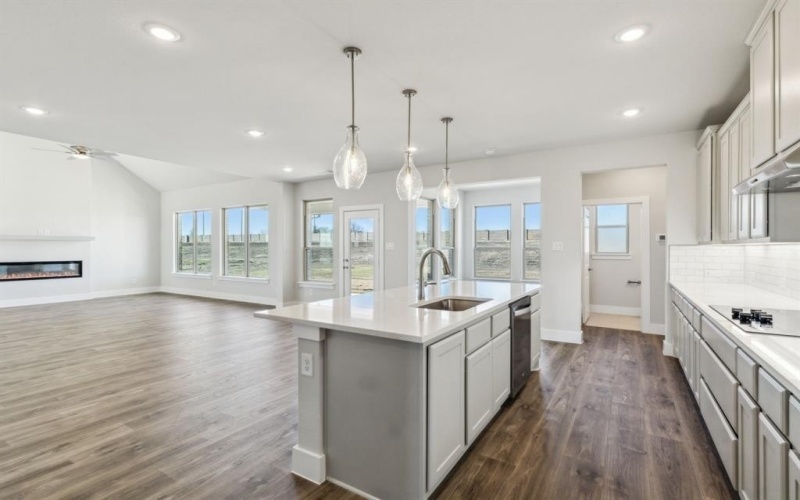 152 Swan Lake Drive, Waxahachie, TX 75165, 4 Habitaciones Habitaciones , ,3 BañosBaños,Residential,En Venta,152 Swan Lake Drive,20920849