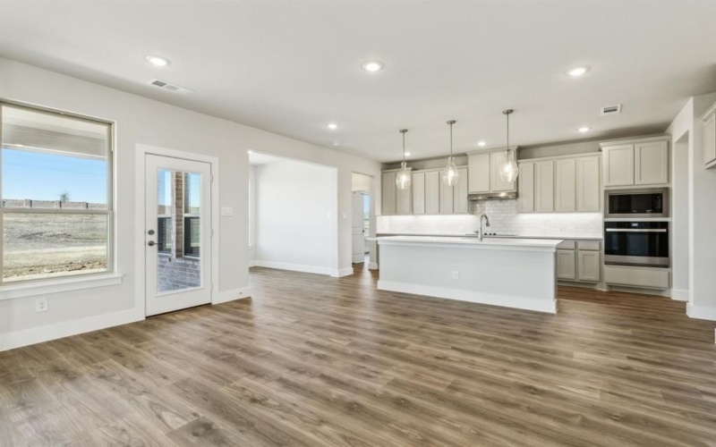 152 Swan Lake Drive, Waxahachie, TX 75165, 4 Habitaciones Habitaciones , ,3 BañosBaños,Residential,En Venta,152 Swan Lake Drive,20920849