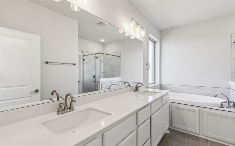 152 Swan Lake Drive, Waxahachie, TX 75165, 4 Habitaciones Habitaciones , ,3 BañosBaños,Residential,En Venta,152 Swan Lake Drive,20920849