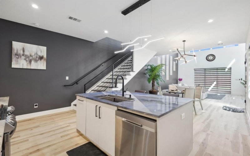 2433 vagas Street, Dallas, TX 75219, 3 Habitaciones Habitaciones , ,3 BañosBaños,Residential Lease,En Alquiler,2433 vagas Street,20921712