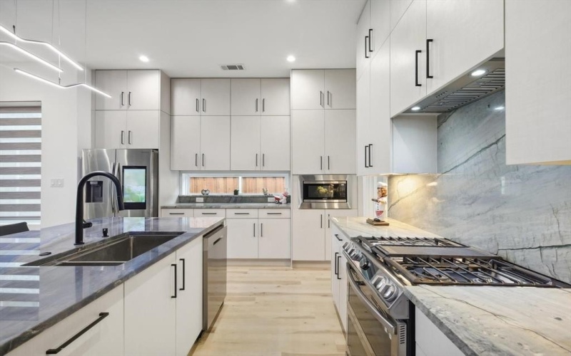 2433 vagas Street, Dallas, TX 75219, 3 Habitaciones Habitaciones , ,3 BañosBaños,Residential Lease,En Alquiler,2433 vagas Street,20921712