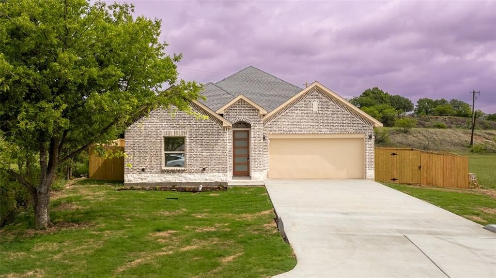 518 Dolphin Terrace, Runaway Bay, TX 76426, 3 Bedrooms Bedrooms, ,2 BathroomsBathrooms,Residential,For Sale,518 Dolphin Terrace,20921799