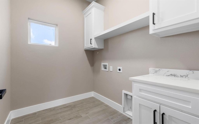 612 Overhill Road, Granbury, TX 76048, 3 Bedrooms Bedrooms, ,3 BathroomsBathrooms,Residential,For Sale,612 Overhill Road,20922014
