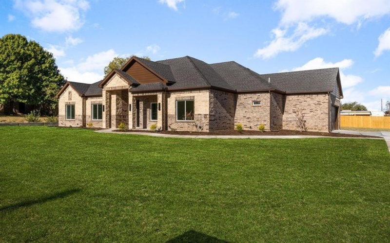 612 Overhill Road, Granbury, TX 76048, 3 Bedrooms Bedrooms, ,3 BathroomsBathrooms,Residential,For Sale,612 Overhill Road,20922014