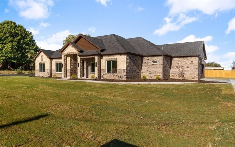 612 Overhill Road, Granbury, TX 76048, 3 Bedrooms Bedrooms, ,3 BathroomsBathrooms,Residential,For Sale,612 Overhill Road,20922014