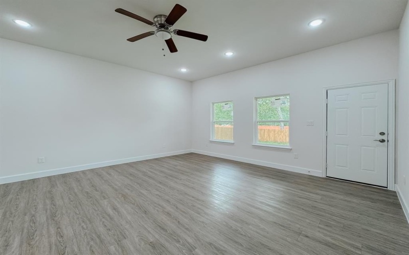 1314 E 3rd Avenue, Corsicana, TX 75110, 3 Habitaciones Habitaciones , ,2 BañosBaños,Residential,En Venta,1314 E 3rd Avenue,20922133