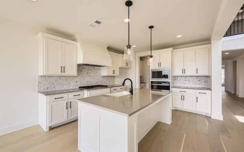 11544 Wulstone Road, Fort Worth, TX 76052, 5 Bedrooms Bedrooms, ,6 BathroomsBathrooms,Residential,For Sale,11544 Wulstone Road,20922144