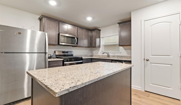 8216 Columbia Falls Road, Ponder, TX 76259, 3 Bedrooms Bedrooms, ,2 BathroomsBathrooms,Residential,For Sale,8216 Columbia Falls Road,20923018