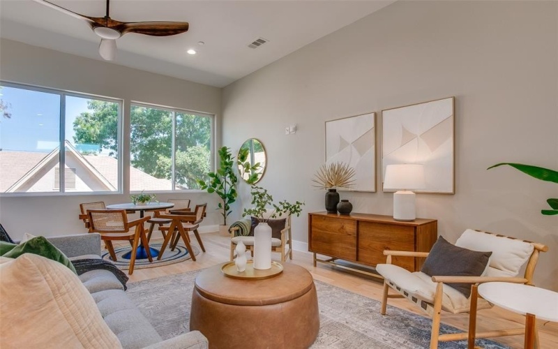 2214 Annex Avenue #105, Dallas, TX 75204, 2 Habitaciones Habitaciones , ,2 BañosBaños,Residential,En Venta,2214 Annex Avenue,20923327