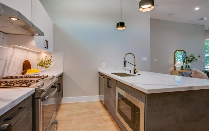 2214 Annex Avenue #105, Dallas, TX 75204, 2 Habitaciones Habitaciones , ,2 BañosBaños,Residential,En Venta,2214 Annex Avenue,20923327