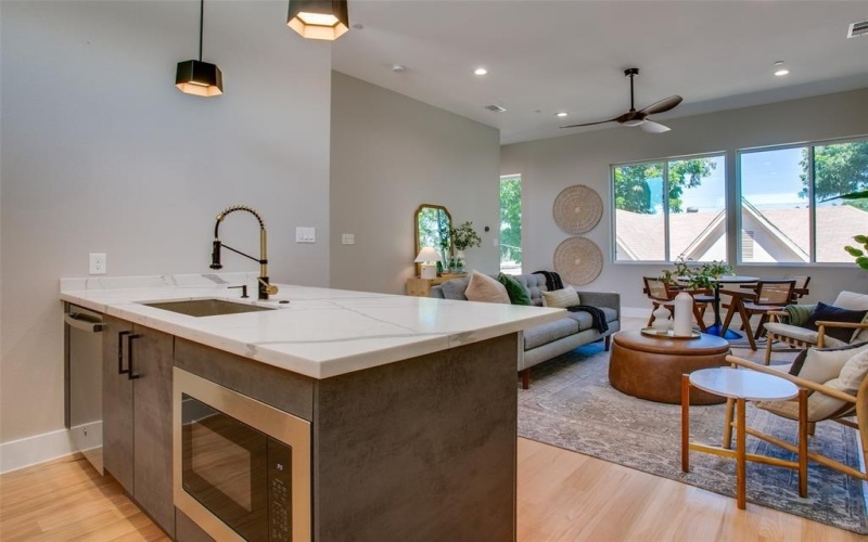2214 Annex Avenue #105, Dallas, TX 75204, 2 Habitaciones Habitaciones , ,2 BañosBaños,Residential,En Venta,2214 Annex Avenue,20923327