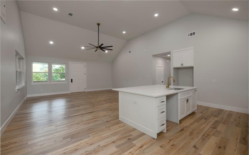 328 Whispering Trail, Gun Barrel City, TX 75156, 3 Habitaciones Habitaciones , ,2 BañosBaños,Residential,En Venta,328 Whispering Trail,20923385