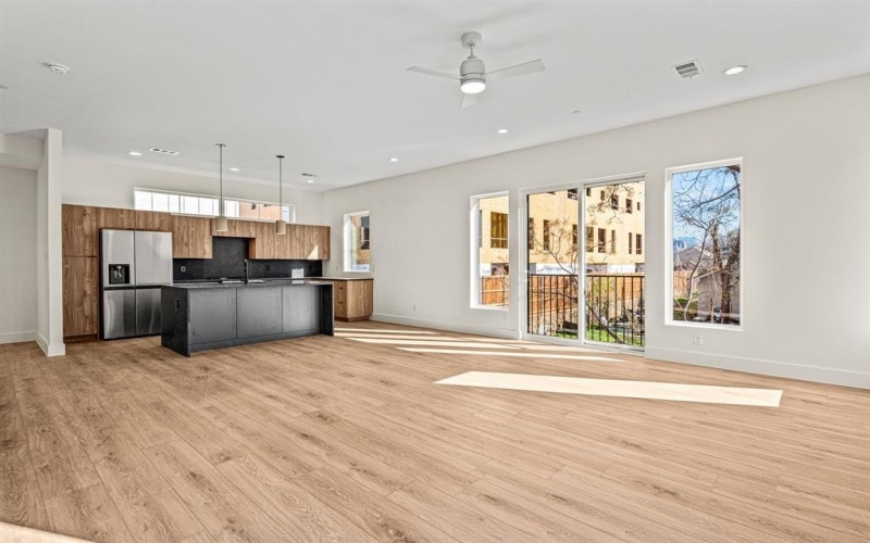 2206 Arroyo Avenue #402, Dallas, TX 75219, 2 Habitaciones Habitaciones , ,2 BañosBaños,Residential Lease,En Alquiler,2206 Arroyo Avenue,20923394