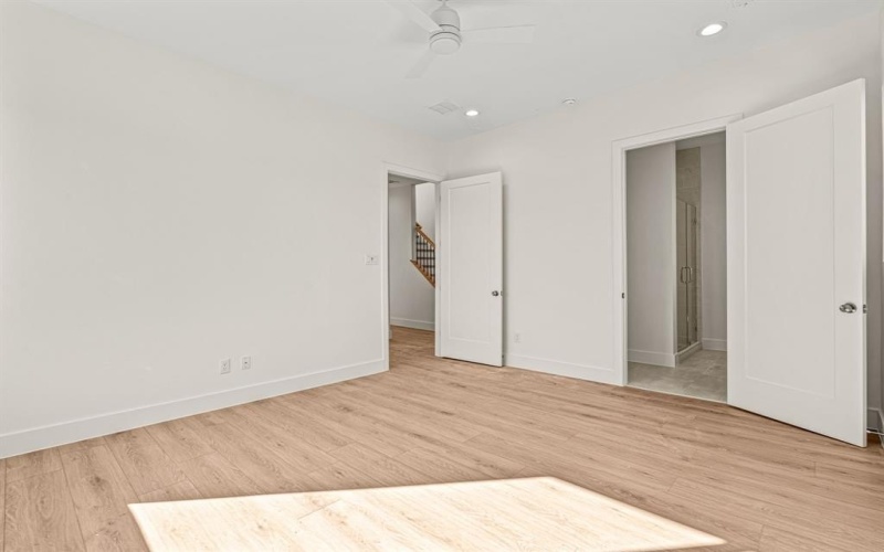 2206 Arroyo Avenue #402, Dallas, TX 75219, 2 Habitaciones Habitaciones , ,2 BañosBaños,Residential Lease,En Alquiler,2206 Arroyo Avenue,20923394