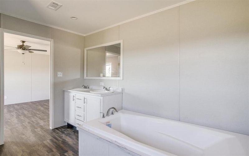 4417 County Road 423, Grandview, TX 76050, 4 Habitaciones Habitaciones , ,3 BañosBaños,Residential,En Venta,4417 County Road 423,20924190