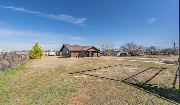 1015 Forest Oaks, Reno, TX 76020, 3 Bedrooms Bedrooms, ,3 BathroomsBathrooms,Residential,For Sale,1015 Forest Oaks,20924271