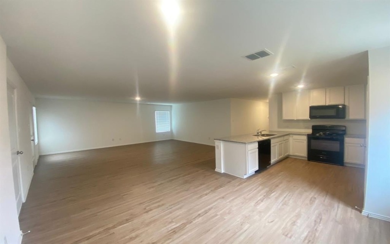 1032 Cencerro Drive, Fort Worth, TX 76052, 3 Bedrooms Bedrooms, ,2 BathroomsBathrooms,Residential Lease,For Rent,1032 Cencerro Drive,20924442