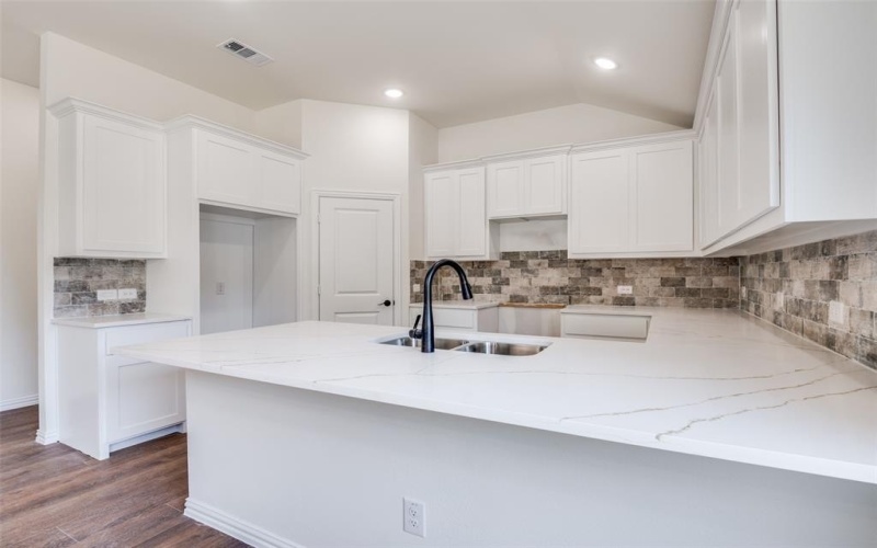 3122 RIVER BIRCH Road, Dallas, TX 75253, 4 Habitaciones Habitaciones , ,2 BañosBaños,Residential,En Venta,3122 RIVER BIRCH Road,20924598