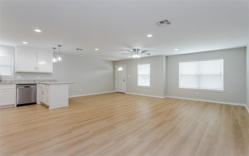 1016 Biloxi Drive, Ennis, TX 75119, 3 Bedrooms Bedrooms, ,2 BathroomsBathrooms,Residential Lease,For Rent,1016 Biloxi Drive,20924635