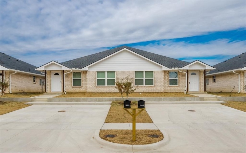 1016 Biloxi Drive, Ennis, TX 75119, 3 Bedrooms Bedrooms, ,2 BathroomsBathrooms,Residential Lease,For Rent,1016 Biloxi Drive,20924635