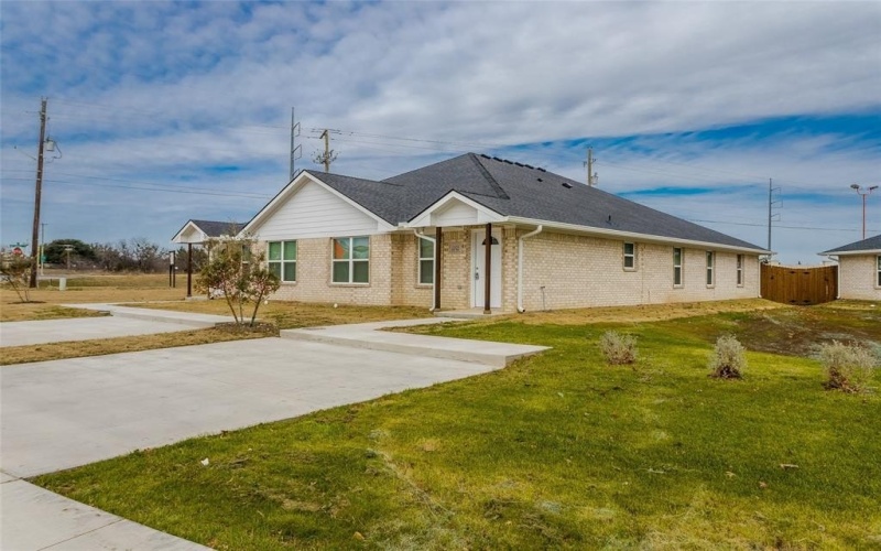 1016 Biloxi Drive, Ennis, TX 75119, 3 Bedrooms Bedrooms, ,2 BathroomsBathrooms,Residential Lease,For Rent,1016 Biloxi Drive,20924635