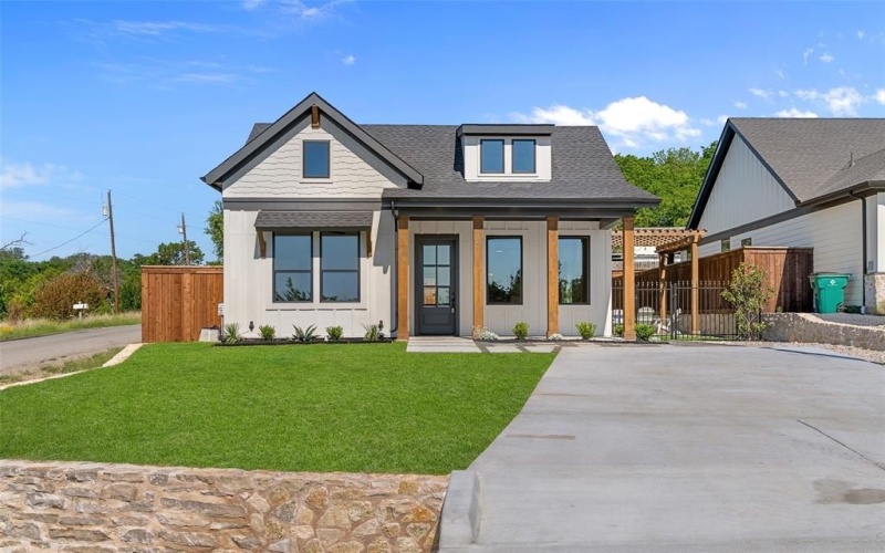 912 Tree Drive, Granbury, TX 76048, 3 Bedrooms Bedrooms, ,2 BathroomsBathrooms,Residential,For Sale,912 Tree Drive,20926640