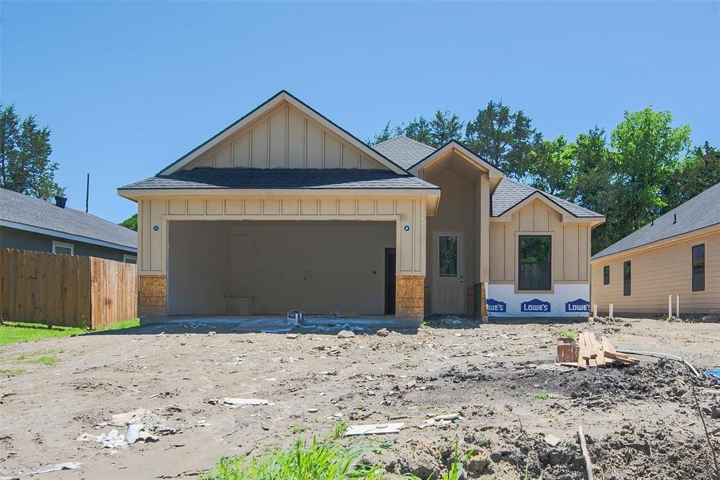 203 W Elm Street, Whitewright, TX 75491, 3 Bedrooms Bedrooms, ,2 BathroomsBathrooms,Residential,For Sale,203 W Elm Street,20926666