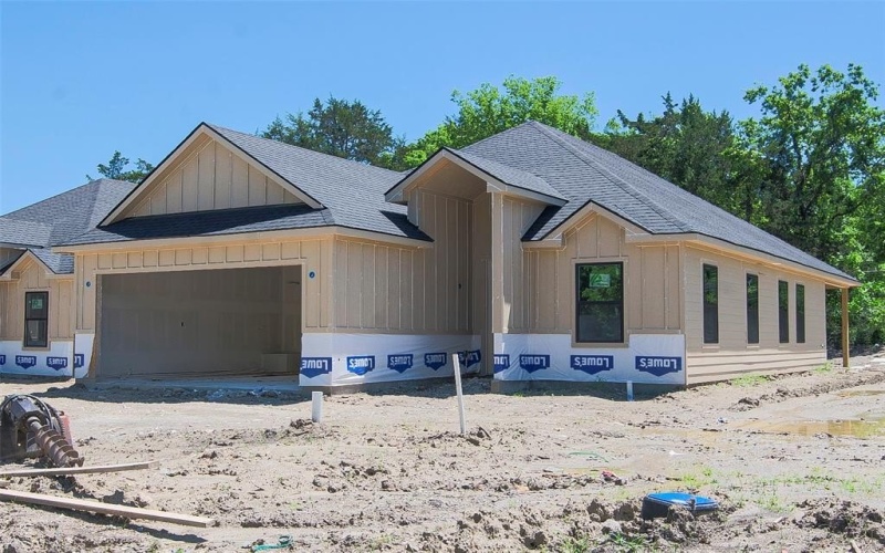 207 W Elm Street, Whitewright, TX 75491, 3 Bedrooms Bedrooms, ,2 BathroomsBathrooms,Residential,For Sale,207 W Elm Street,20926672