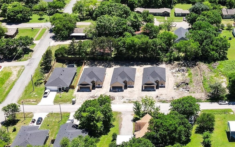 207 W Elm Street, Whitewright, TX 75491, 3 Bedrooms Bedrooms, ,2 BathroomsBathrooms,Residential,For Sale,207 W Elm Street,20926672
