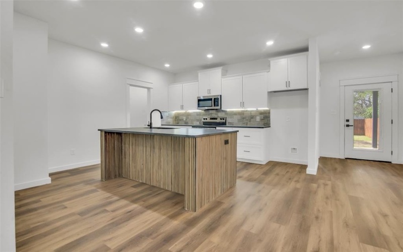 207 W Elm Street, Whitewright, TX 75491, 3 Bedrooms Bedrooms, ,2 BathroomsBathrooms,Residential,For Sale,207 W Elm Street,20926672