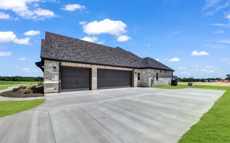 124 Desperado Way, Weatherford, TX 76020, 4 Bedrooms Bedrooms, ,3 BathroomsBathrooms,Residential,For Sale,124 Desperado Way,20926818