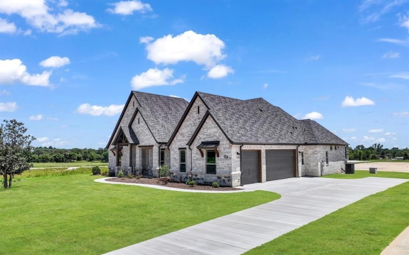 124 Desperado Way, Weatherford, TX 76020, 4 Bedrooms Bedrooms, ,3 BathroomsBathrooms,Residential,For Sale,124 Desperado Way,20926818