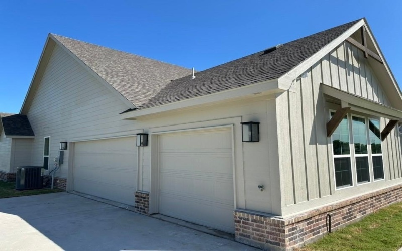 2471 Blackjack Oak Road, Oak Ridge, TX 75161, 4 Bedrooms Bedrooms, ,2 BathroomsBathrooms,Residential,For Sale,2471 Blackjack Oak Road,20924951