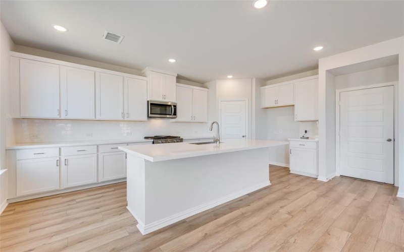 2914 Hanscom Street, Forney, TX 75126, 4 Bedrooms Bedrooms, ,2 BathroomsBathrooms,Residential,For Sale,2914 Hanscom Street,20925064