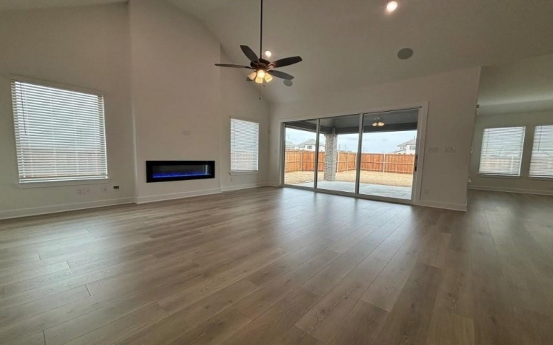 1004 Sunflower Street, Crowley, TX 76036, 3 Bedrooms Bedrooms, ,2 BathroomsBathrooms,Residential,For Sale,1004 Sunflower Street,20926892