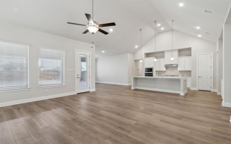 1004 Sunflower Street, Crowley, TX 76036, 3 Bedrooms Bedrooms, ,2 BathroomsBathrooms,Residential,For Sale,1004 Sunflower Street,20926892
