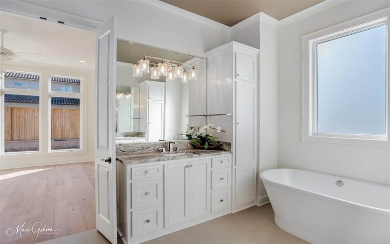 10911 Whispering Path, Shreveport, LA 71106, 4 Bedrooms Bedrooms, ,3 BathroomsBathrooms,Residential,For Sale,10911 Whispering Path,20925287
