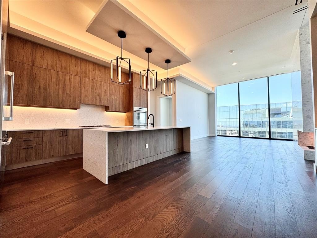 8111 Douglas Avenue #1403, Dallas, TX 75225, 2 Bedrooms Bedrooms, ,2 BathroomsBathrooms,Residential Lease,For Rent,8111 Douglas Avenue,20925436