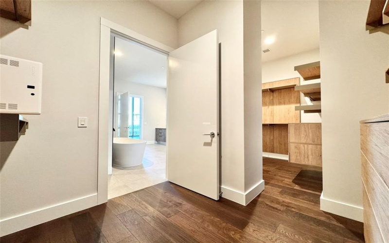 8111 Douglas Avenue #1403, Dallas, TX 75225, 2 Bedrooms Bedrooms, ,2 BathroomsBathrooms,Residential Lease,For Rent,8111 Douglas Avenue,20925436