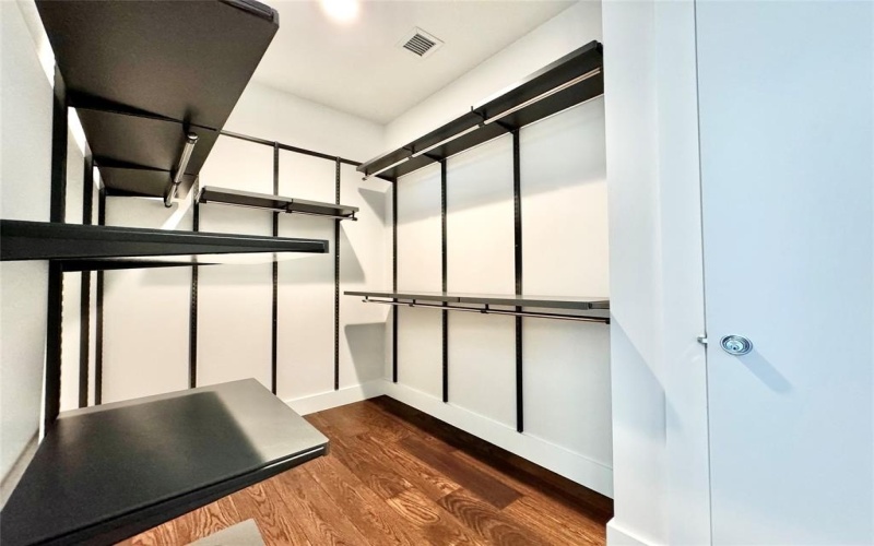 8111 Douglas Avenue #1403, Dallas, TX 75225, 2 Bedrooms Bedrooms, ,2 BathroomsBathrooms,Residential Lease,For Rent,8111 Douglas Avenue,20925436